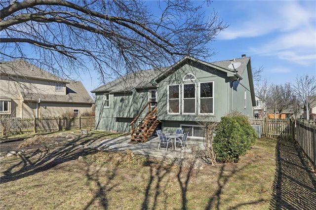 1001 N 2nd Street E, Louisburg, KS 66053