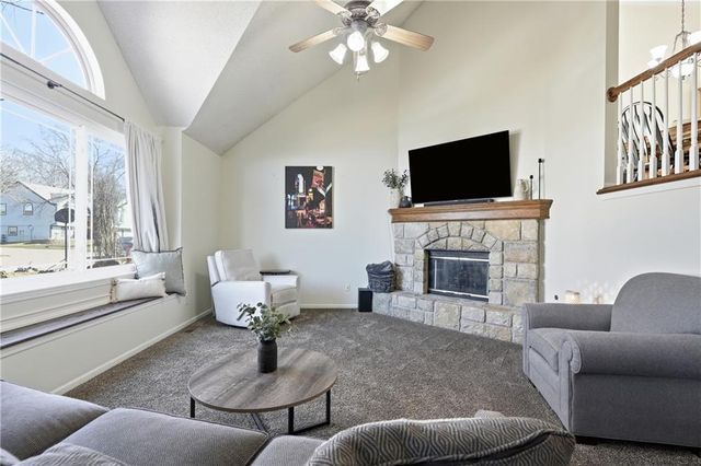 1001 N 2nd Street E, Louisburg, KS 66053