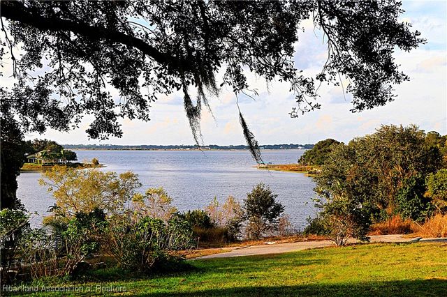 1000 Cody Cove Road, Babson Park, FL 33827