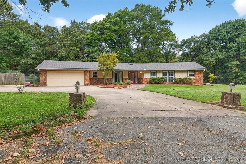 19877 E 115th Street S, Broken Arrow, OK 74014