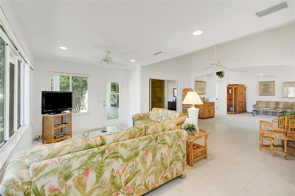 Image 19 of property listing at 1059 SOLEDAD WAY, The Villages, FL 32159