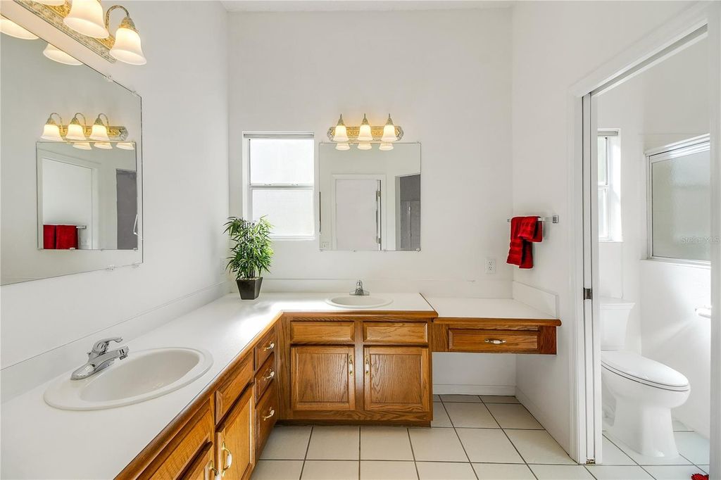 Image 30 of property listing at 1059 SOLEDAD WAY, The Villages, FL 32159