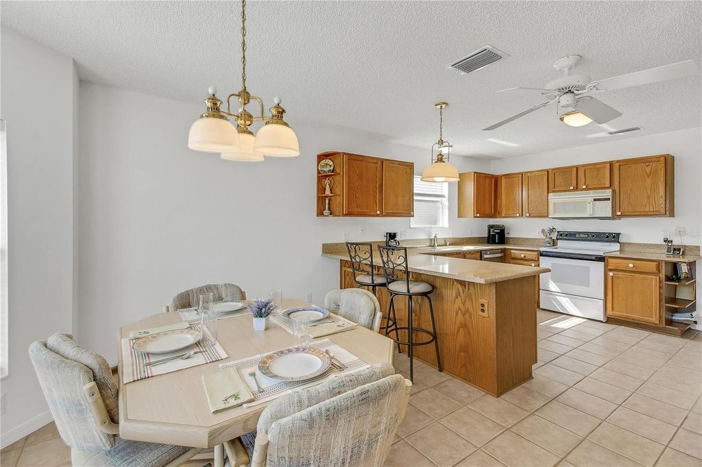 Image 7 of property listing at 1059 SOLEDAD WAY, The Villages, FL 32159