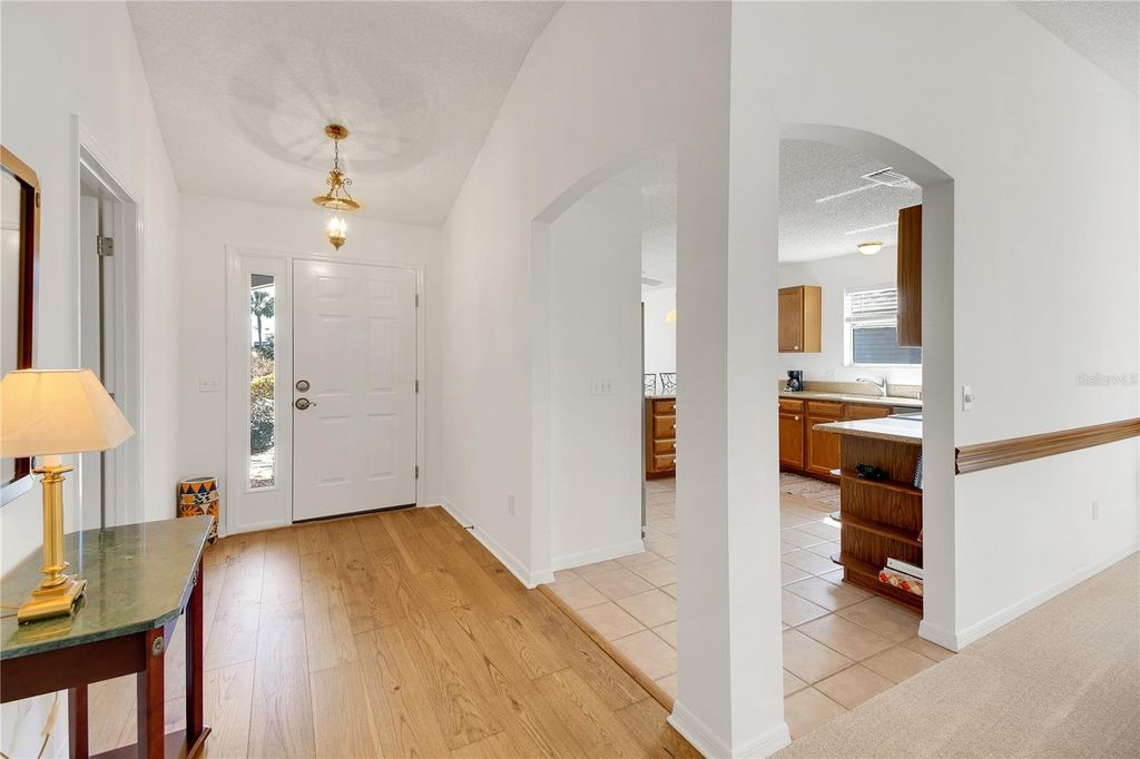 Image 10 of property listing at 1059 SOLEDAD WAY, The Villages, FL 32159