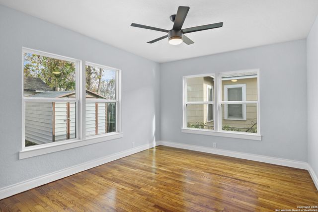 1555 W Lullwood, San Antonio, TX 78201