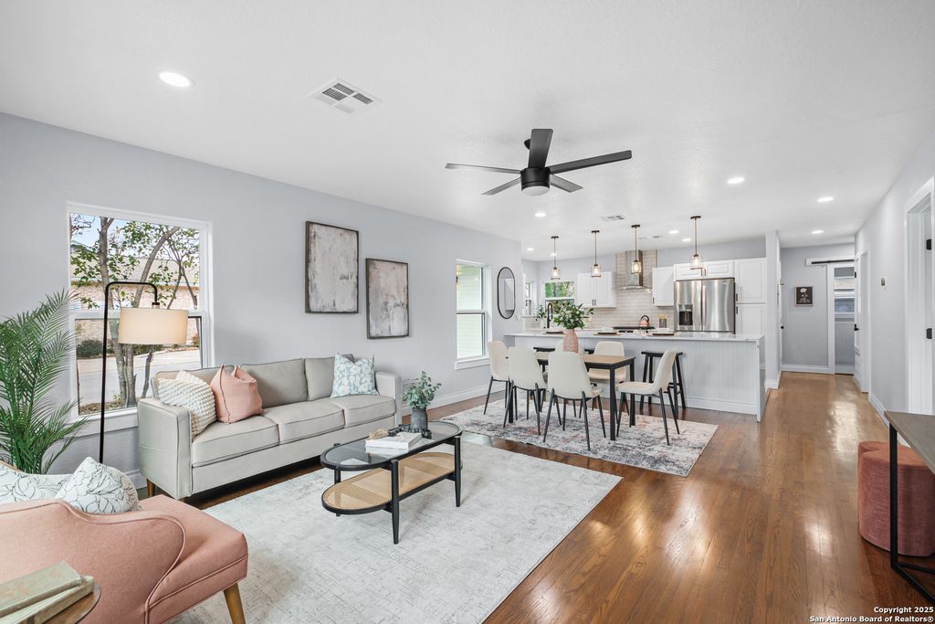 1555 W Lullwood, San Antonio, TX 78201