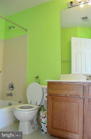 14337 LEGEND GLEN CT, Gainesville, VA 20155