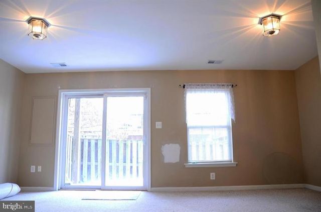 14337 LEGEND GLEN CT, Gainesville, VA 20155