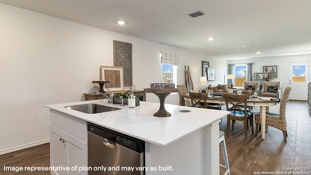 16023 Mahogany Way, Elmendorf, TX 78112