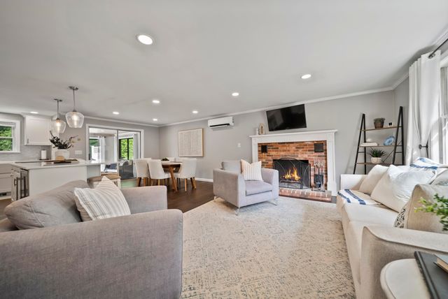 10 Great Hill Drive, Newmarket, NH 03857