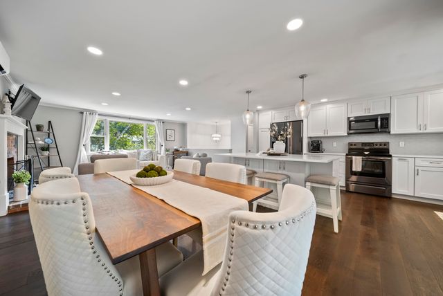 10 Great Hill Drive, Newmarket, NH 03857
