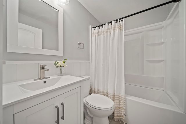 10 Great Hill Drive, Newmarket, NH 03857