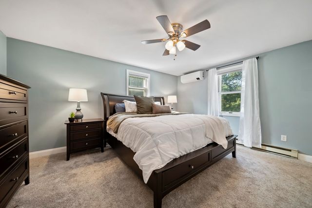 10 Great Hill Drive, Newmarket, NH 03857