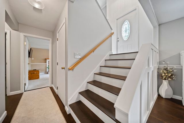 10 Great Hill Drive, Newmarket, NH 03857