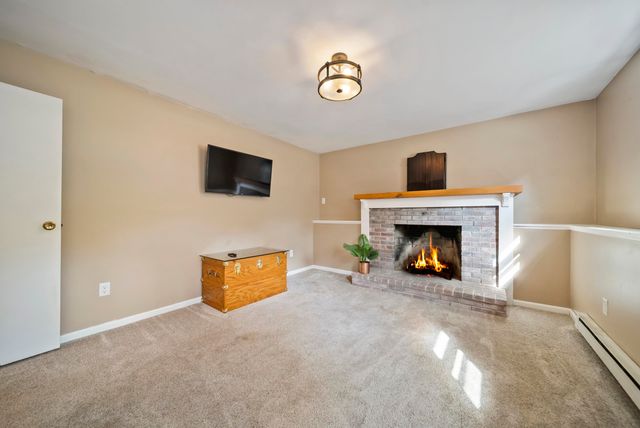 10 Great Hill Drive, Newmarket, NH 03857