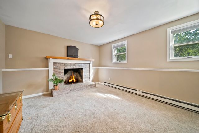 10 Great Hill Drive, Newmarket, NH 03857