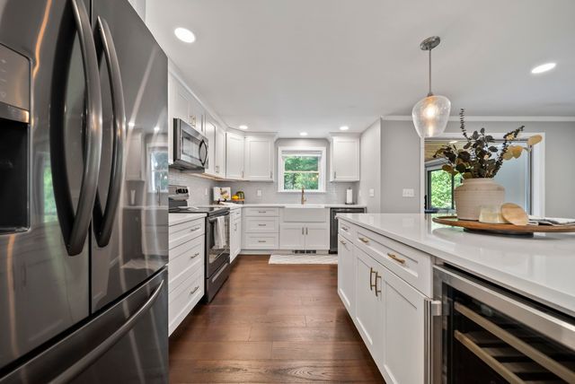 10 Great Hill Drive, Newmarket, NH 03857