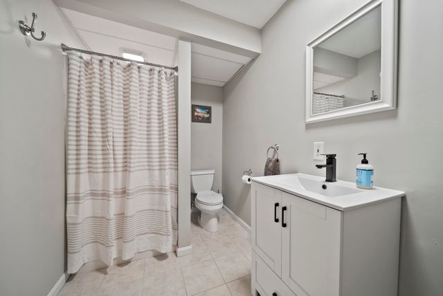 10 Great Hill Drive, Newmarket, NH 03857