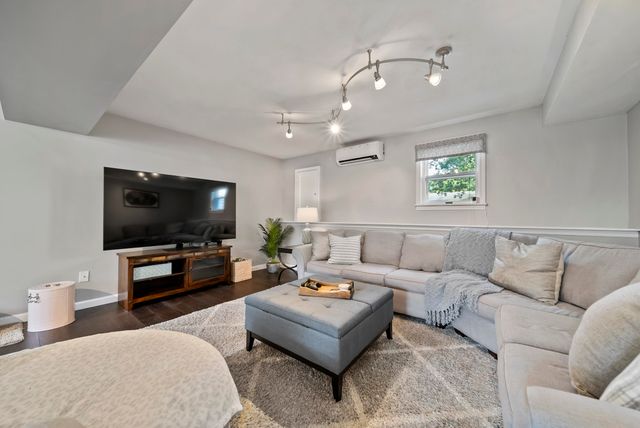 10 Great Hill Drive, Newmarket, NH 03857