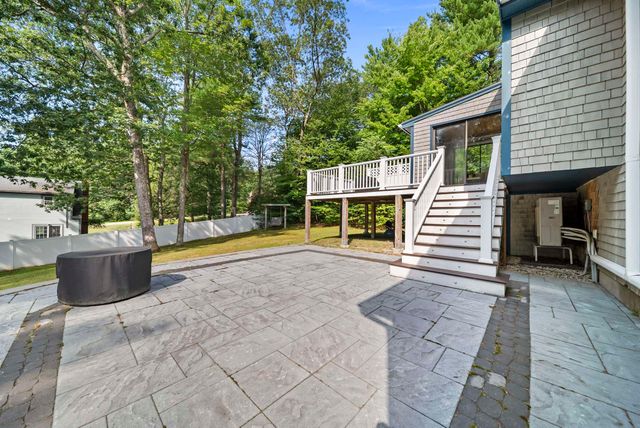 10 Great Hill Drive, Newmarket, NH 03857