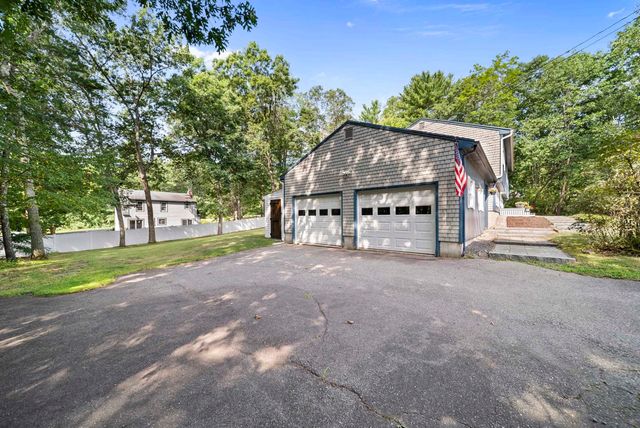 10 Great Hill Drive, Newmarket, NH 03857
