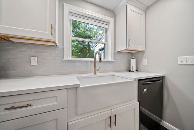 10 Great Hill Drive, Newmarket, NH 03857