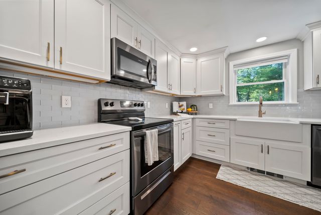 10 Great Hill Drive, Newmarket, NH 03857