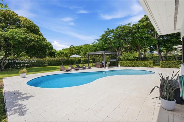 7240 Sunset Drive, Miami, FL 33143