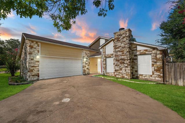 8708 Greenleaf Drive, College Station, TX 77845