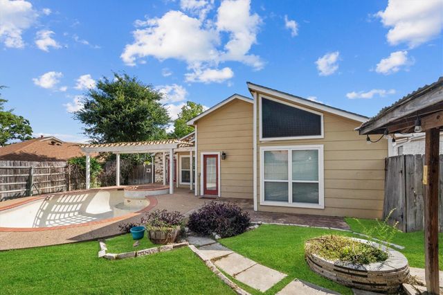 8708 Greenleaf Drive, College Station, TX 77845