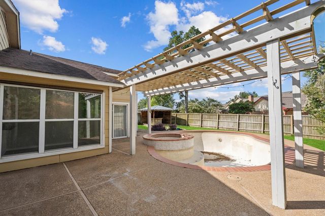 8708 Greenleaf Drive, College Station, TX 77845