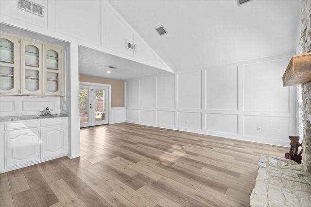 8708 Greenleaf Drive, College Station, TX 77845