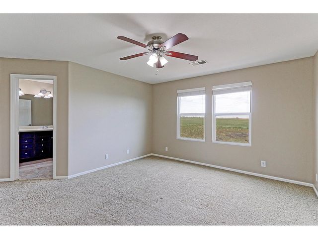 828 Lonewolf Cir, Brighton, CO 80603