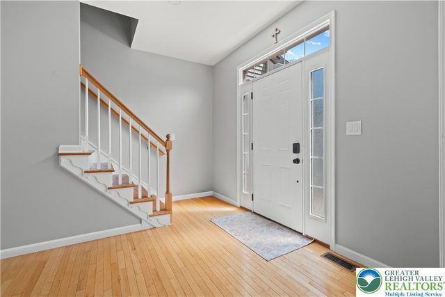 2305 Aberdeen Way, Lower Macungie Twp, PA 18062