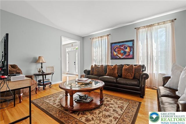 2305 Aberdeen Way, Lower Macungie Twp, PA 18062
