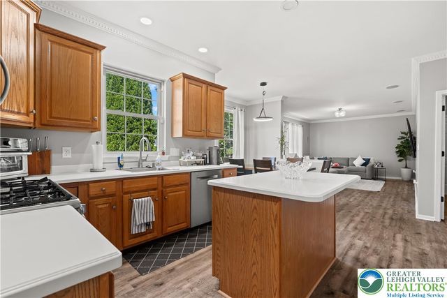 2305 Aberdeen Way, Lower Macungie Twp, PA 18062