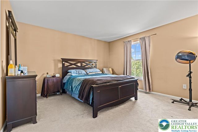 2305 Aberdeen Way, Lower Macungie Twp, PA 18062