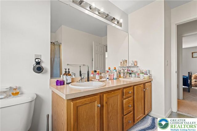 2305 Aberdeen Way, Lower Macungie Twp, PA 18062