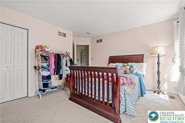 2305 Aberdeen Way, Lower Macungie Twp, PA 18062