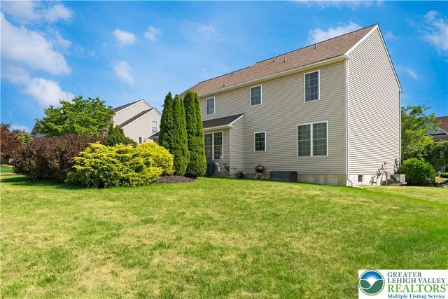 2305 Aberdeen Way, Lower Macungie Twp, PA 18062