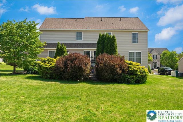 2305 Aberdeen Way, Lower Macungie Twp, PA 18062