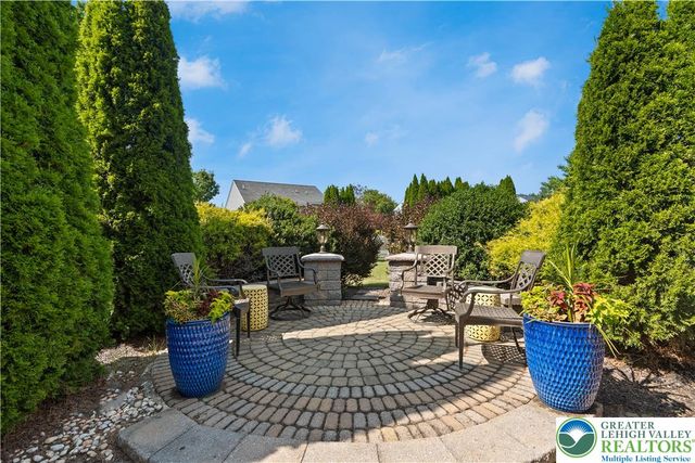 2305 Aberdeen Way, Lower Macungie Twp, PA 18062