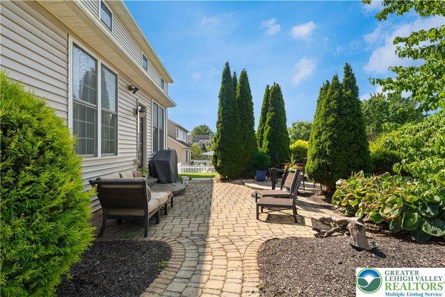 2305 Aberdeen Way, Lower Macungie Twp, PA 18062