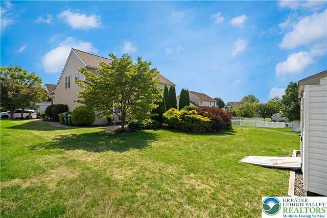 2305 Aberdeen Way, Lower Macungie Twp, PA 18062