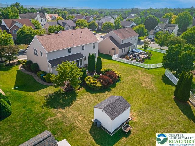 2305 Aberdeen Way, Lower Macungie Twp, PA 18062