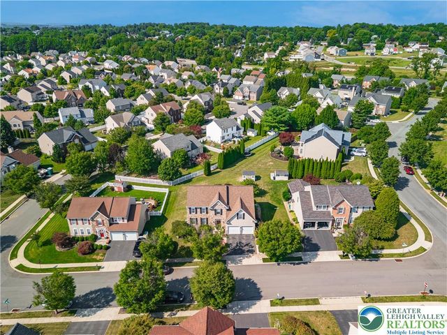 2305 Aberdeen Way, Lower Macungie Twp, PA 18062