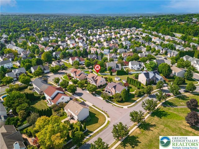 2305 Aberdeen Way, Lower Macungie Twp, PA 18062