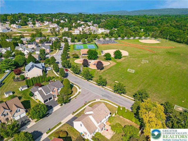 2305 Aberdeen Way, Lower Macungie Twp, PA 18062