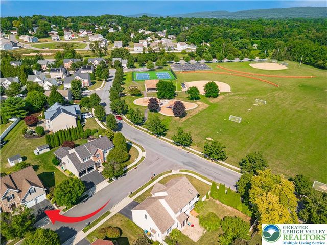 2305 Aberdeen Way, Lower Macungie Twp, PA 18062