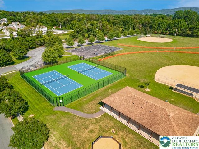 2305 Aberdeen Way, Lower Macungie Twp, PA 18062